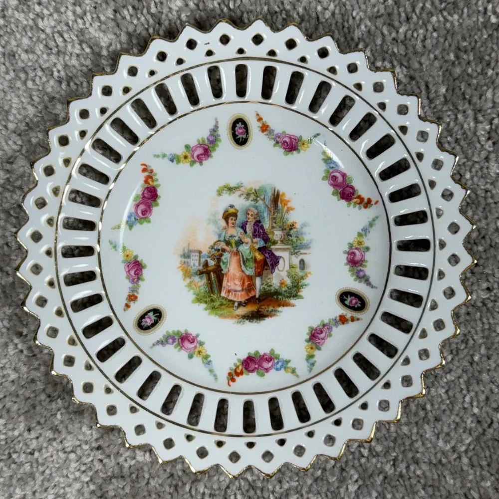 Germany Reticulated Porcelain Plate Courting Couple Floral Dish Gold Lattice‎